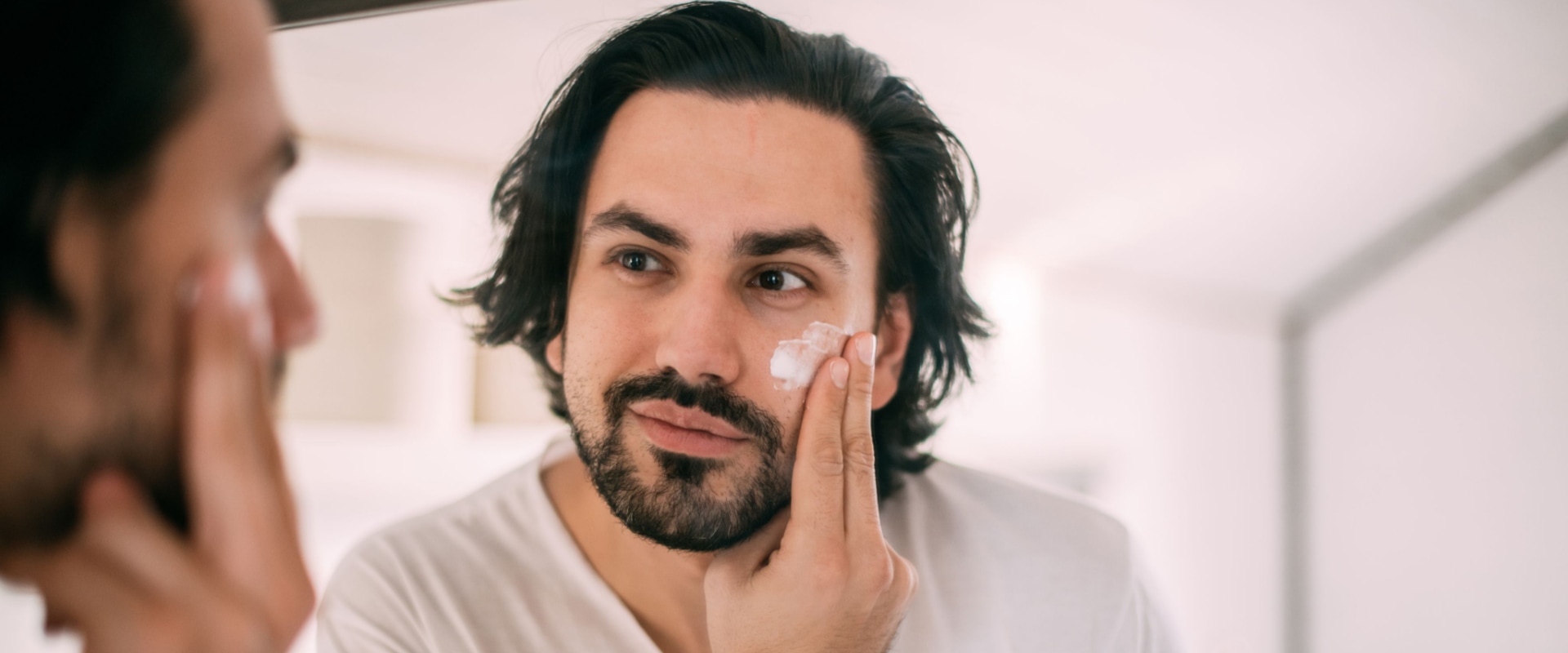 The Best Skin Care Products for Men: Expert Advice on Moisturizing Oily Skin